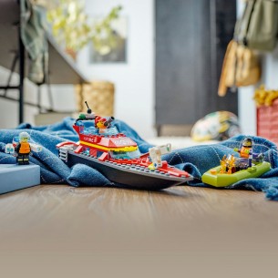 LEGO City - 60373 - Barca di Soccorso Antincendio 2